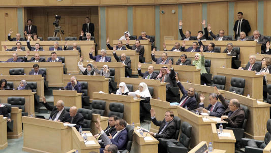 ’النواب‘ يرفض فرض 5 دنانير على