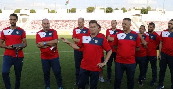 بوركلمانز يوجه الدعوة إلى 26 لاعبا