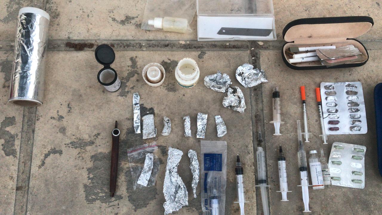 القبض على 4 من مروجي المواد