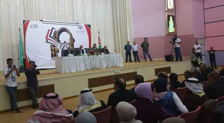 فوضى خلال اللقاء الوزاري مع ممثلي