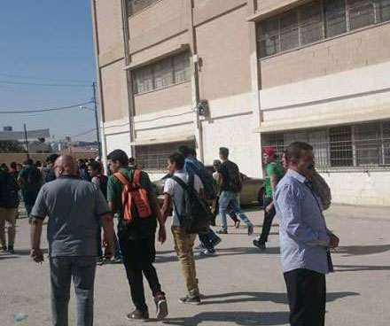 اعتداء على معلمين وتحطيم مركبة في