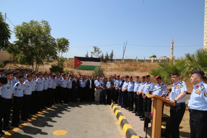 الحمود يزور مديريتي شمال وجنوب عمان