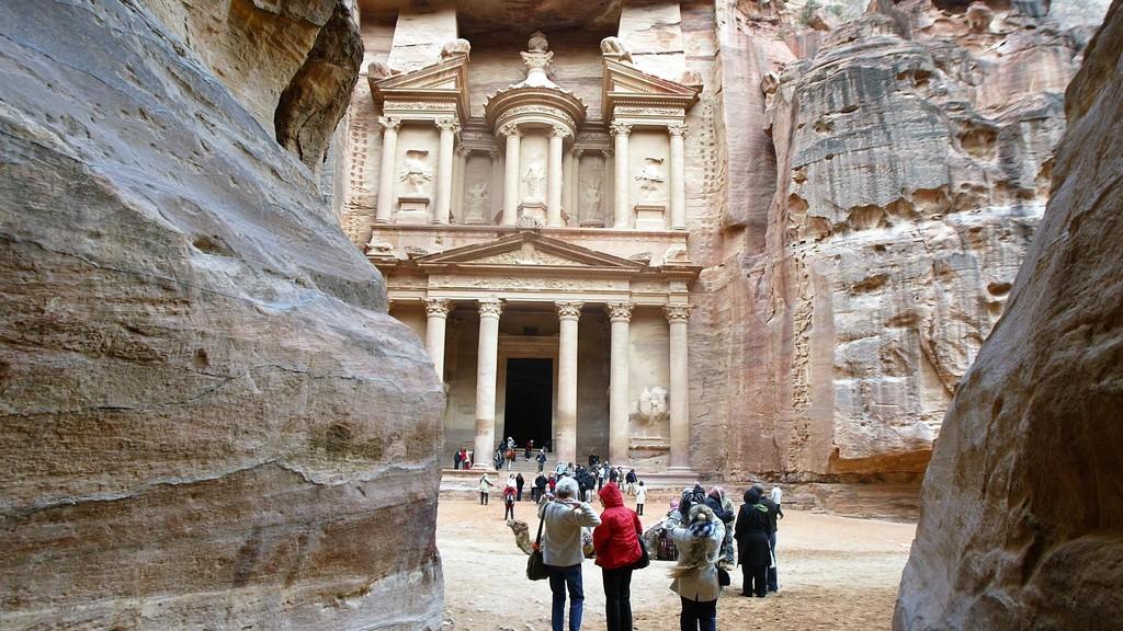 2.56 مليار دينار الدخل السياحي منذ