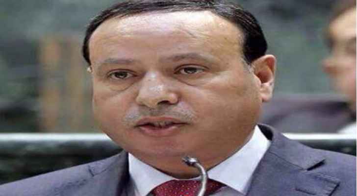 الفايز يدعو النواب إلى رفض ورد