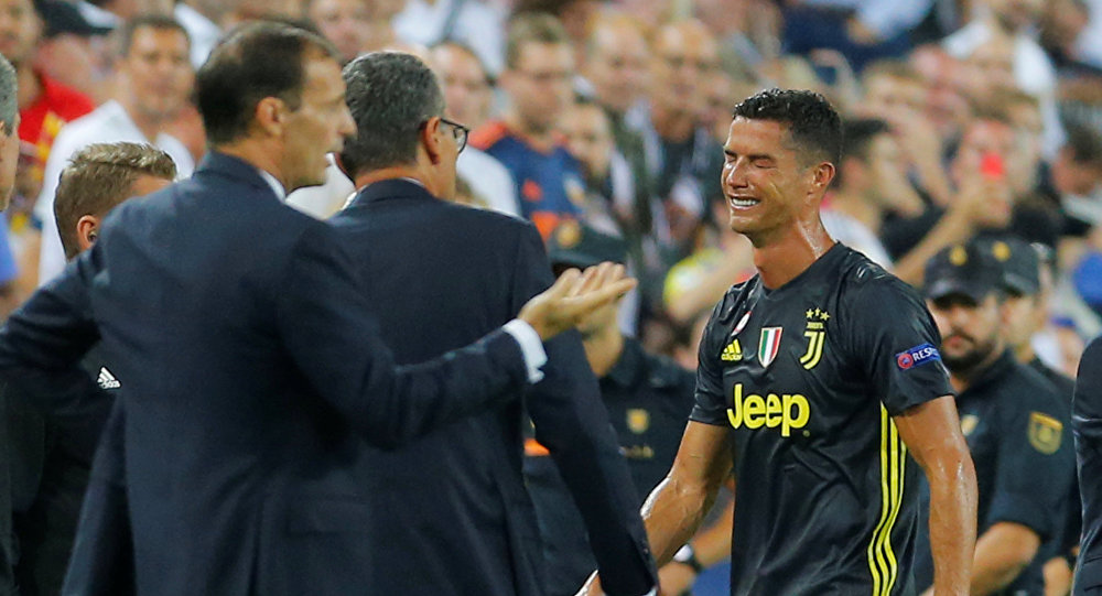 بالفيديو.. لحظة طرد رونالدو وبكائه أمام