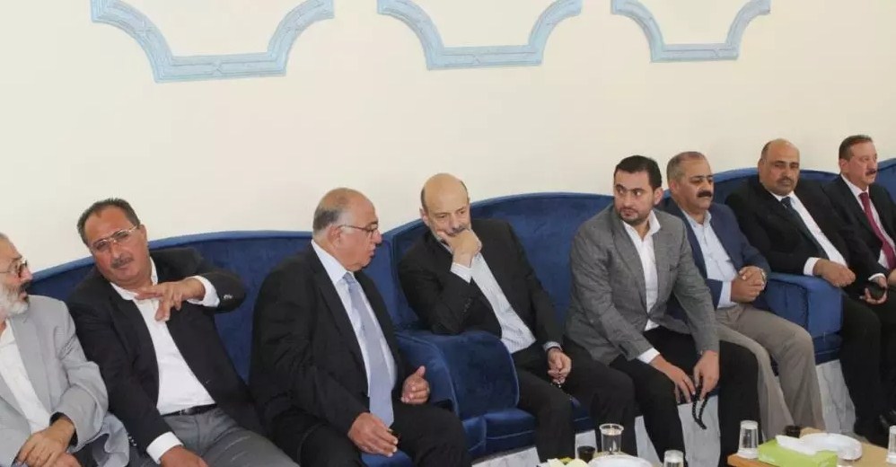 الرزاز يقدم واجب العزاء في ديوان