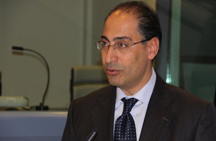 وزير الطاقة في القاهرة لبحث إعادة