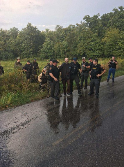 القبض على رجل هدد ترامب بعد