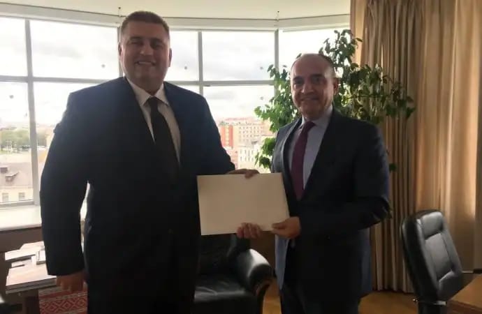 العضايلة يسلم أوراق اعتماده سفيرا غير