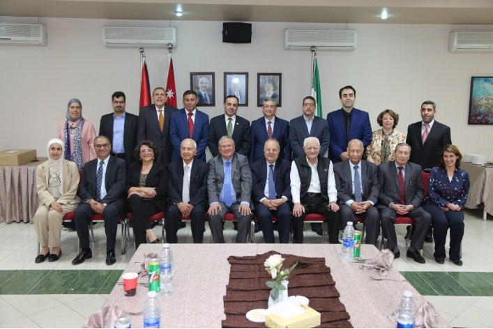 جامعة البترا تكرم عمدائها السابقين