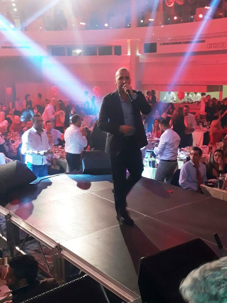 كيف فاجأ ناجي الإسطا زوجته والمحتفلين