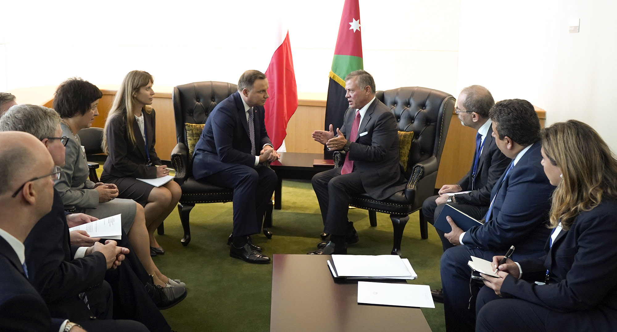 الملك يواصل لقاءاته مع قادة الدول