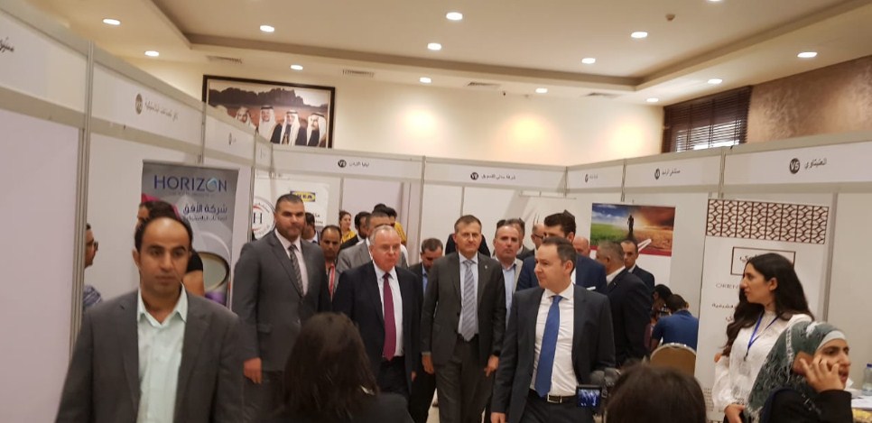 مراد يفتتح معرض توظيف اخطبوط التاسع,