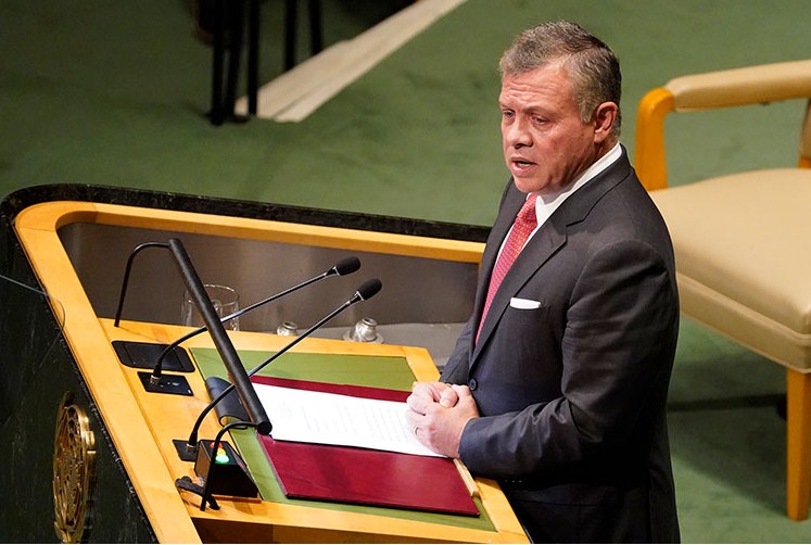 السفير الفلسطيني يشيد بخطاب الملك الداعم