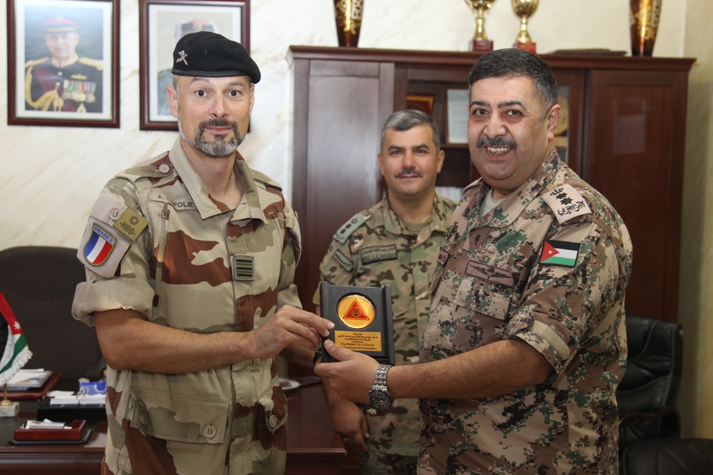 القوات المسلحة تتسلم من نظيرتها الفرنسية