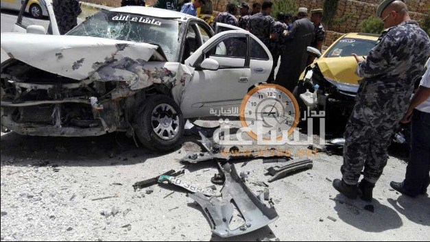إصابة أربعة أشخاص اثر حادث تصادم