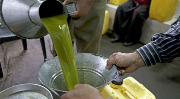 سعر تنكة زيت الزيتون بين 80