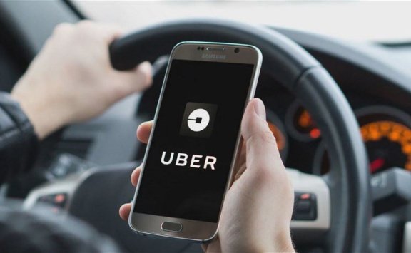 امرأة وعشيقها طلبا أوبر فكان زوجها