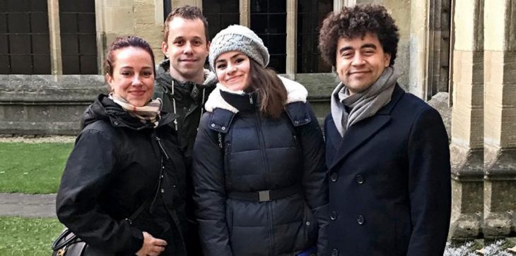 شاب يكتشف أن له نحو ألف