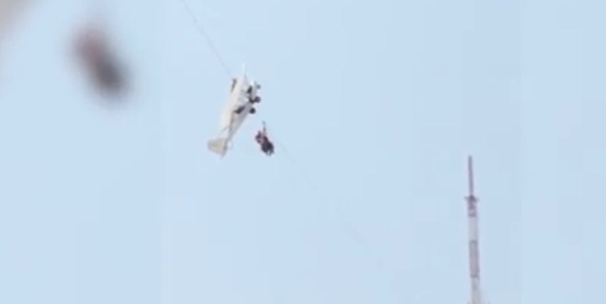 بالفيديو: عملية إنقاذ مدهشة لزوجين احتجزهما