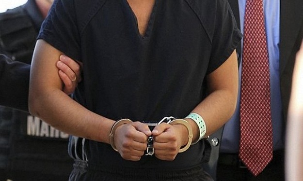 القبض على مطلوب خطير ومسلح بقضايا