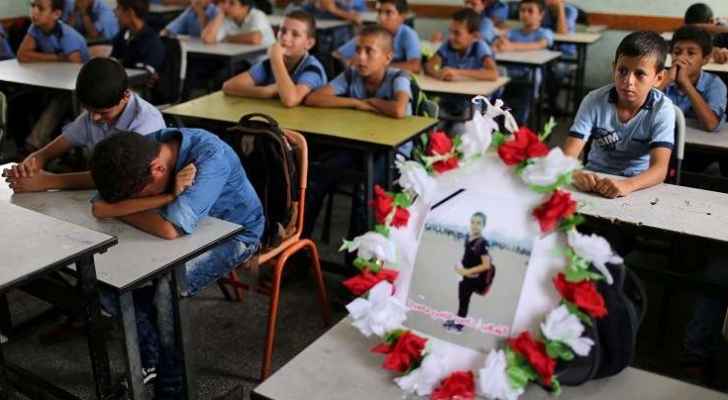 تلامذة فلسطينيون يؤبنون زميلهم بشكل مؤثر