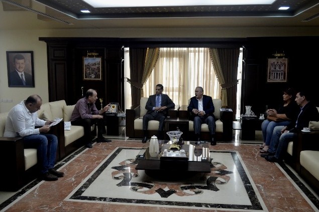 بحث تعزيز التعاون المشترك بين «جامعة