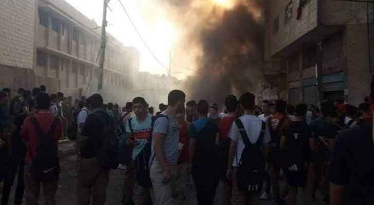 طلبة يغلقون طريقا بـ «الكاوشوك» في