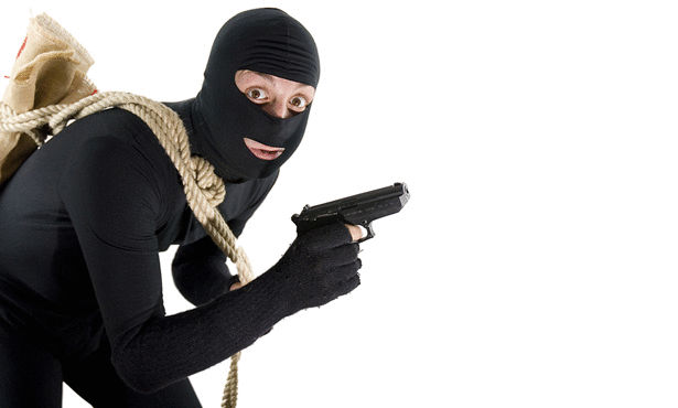 القبض على سارق معدات طبية باربد