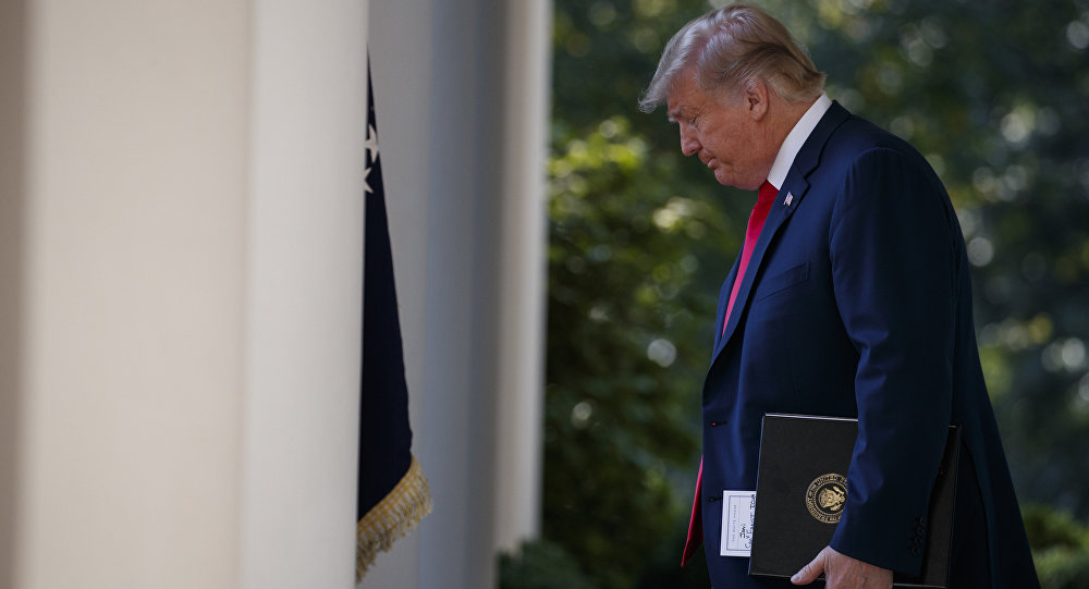 الاشتباه بإرسال رسائل مسمومة إلى ترامب