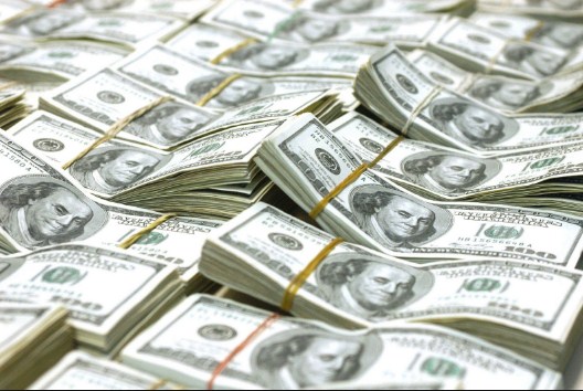 ما المقصود بـ «وديعة المليار دولار»