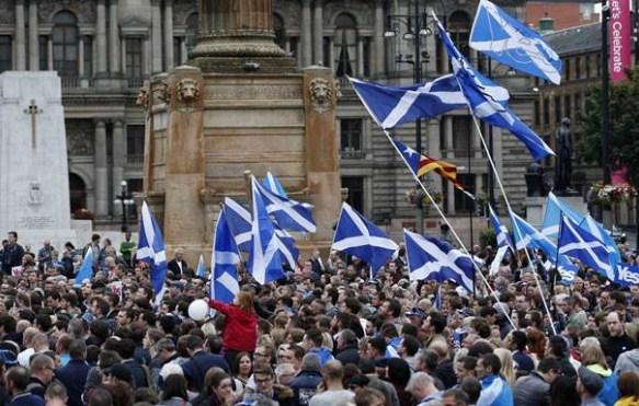 20 ألف متظاهر يطالبون باستقلال اسكتلندا