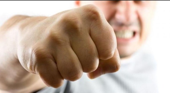 اربد: اعتداء على عامل بمحل تجاري