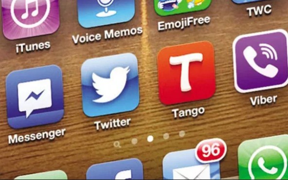 الإمارات تدرس الرسوم على مكالمات الإنترنت