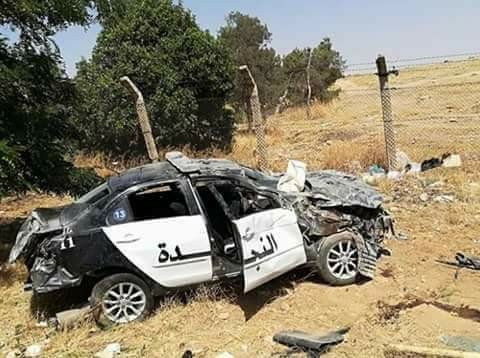 إصابة رجلي أمن تدهورت مركبتهما في