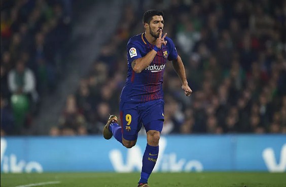 برشلونة يعلن تشخيص إصابة سواريز