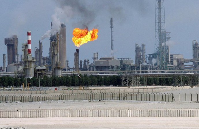 النفط يواصل الهبوط دون 56 دولارا