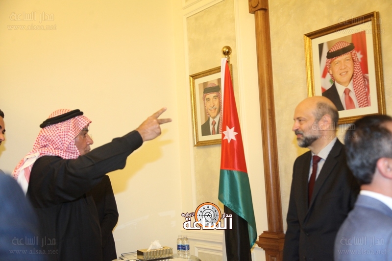 نصيحة إلى الرزاز.. لا تقدم على