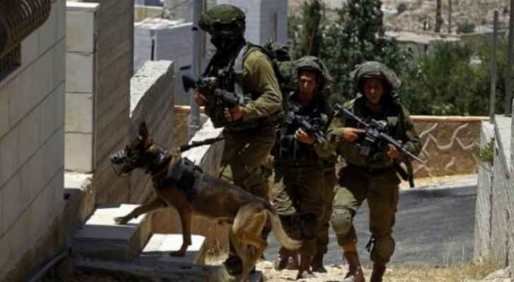الاحتلال يواصل البحث عن منفذ عملية