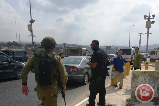 اصابة جندي طعنا ومستوطنة برصاص الجنود