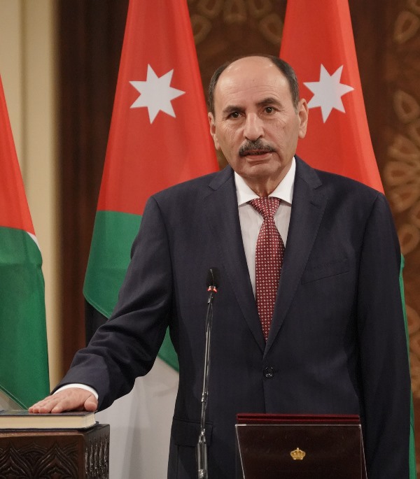 العموش يستقبل المهنئين