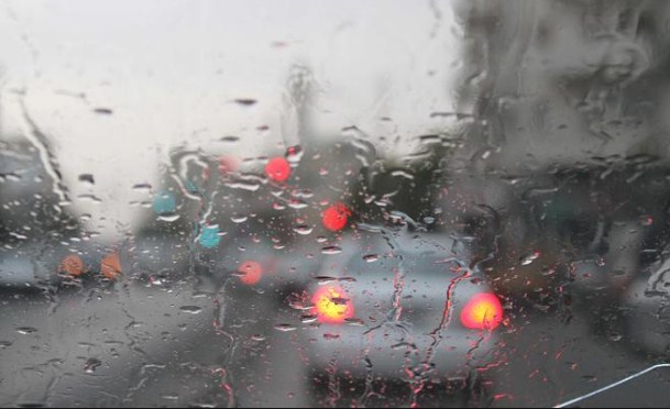 احتمال لزخات أمطار ليلة الخميس وفجر