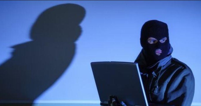 اعتقال صينيين احتالوا بـ 14 مليار