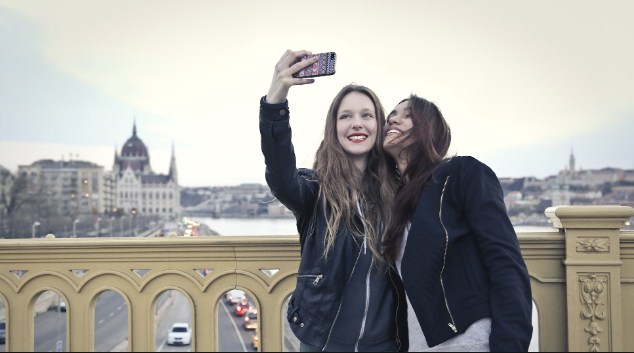 سقطت من الطابق 27 بسبب سيلفي