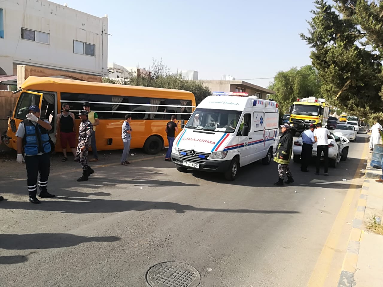 إصابة (11) شخص اثر حادث تصادم