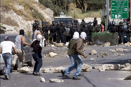 عشرات الاصابات بمواجهات مع الاحتلال في