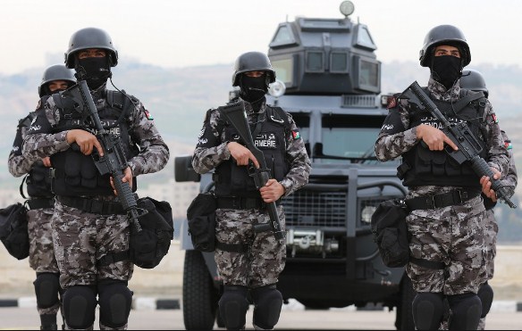 مقتل مطلوبين والقبض على 5 آخرين