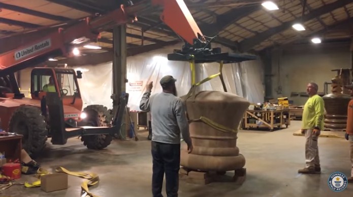 بالفيديو .. . قطعة شطرنج تدخل