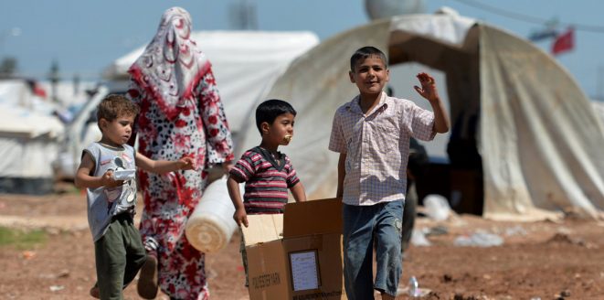 الدفاع الروسية: أكثر من 100 لاجئ