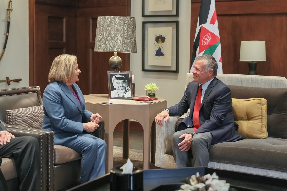 الملك يستقبل رئيسة اللجنة الفرعية للشؤون